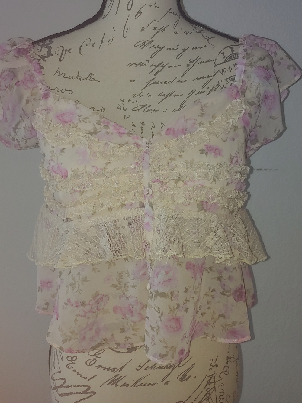 H&M Cream Floral Lace Peplum Chemise with Pink Roses